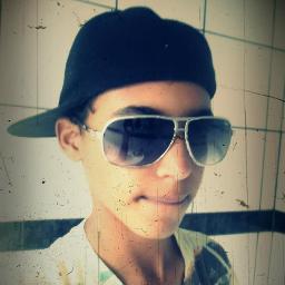 Tenho 15 Anos
Cursando 1 Ano Do Ensino Médio
E Fazendo Curso de Edificacoes