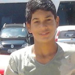 ☺ BURRO É QUEM TEM UMA SEREIA NO BARCO E FICA TENTANDO PESCAR UMA PIRANHA NO LAGO... ¬¬'
 AnnaJúlia ♥