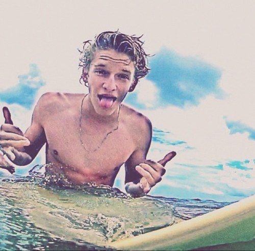 14 Years Young | New York | Freshhhmannn Cody Robert Simpson ❤ Cody followed 1-27-12 at 7:26pm❤ Alli followed on 3-23-13 ❤