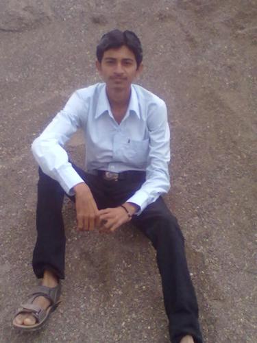 i like cricket my role model is ms dhoni