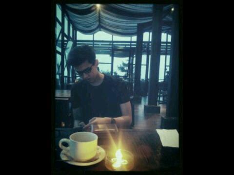 genzasamuell's profile picture. 