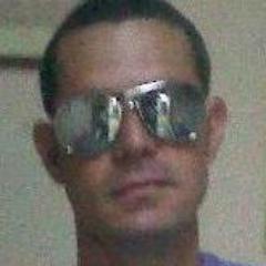 Ing. Informático ...cubano y revolucionario 100%. @DMSF17
“Si avanzo seguidme; si me detengo empujadme y si retrocedo matadme”  
Ernesto Che Guevara.