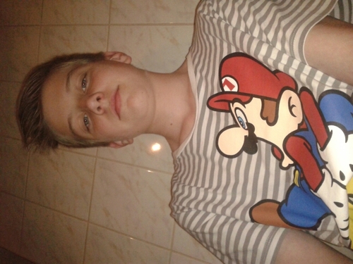 simon_damay's profile picture. moi quand je perd méchant et bien je perd sévère