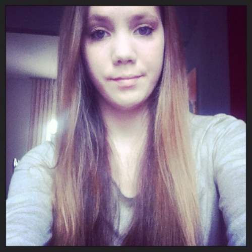 17 years from luxembourg directioner and zayn girl follow me i follow back just ask follow me to on instagramm _jenni1996