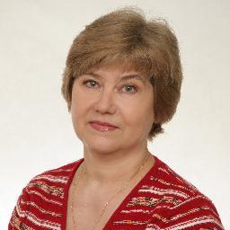 Развиваю бизнес в интернете. Учусь сама и помогаю учиться другим.