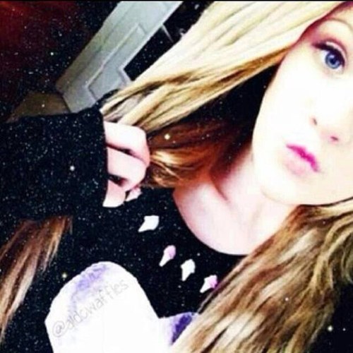 Hey u are on twiter and follow me and i will follow u.