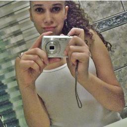 • me dissérαm que quαnto mαior o sonho , mαioor o tombo .
Mαs quem disse que eu tenho medo de cαir ? (: