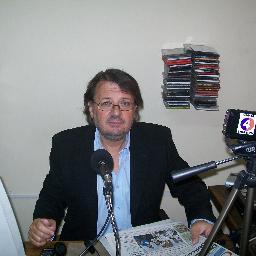 Abogado y periodista, Director del periódico LA LIBERTAD, FM LIBRE Y CANAL 4 LIBRE TV de San Andrés de Giles, Buenos Aires, Argentina.