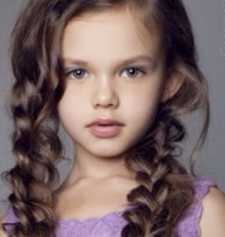 Bright and bubbly little sister of @Adam_ModernLM #ModernLesMisLand