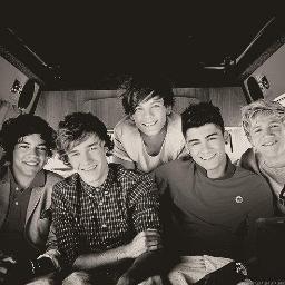 I'm Gemma im 13 and i'm an italian Directioner ∞  ♥  proud to be♥  Harry Styles ♥ Niall Horan ♥ Zayn Malik, ♥Louis Tomlison ♥  and Liam Payne ♥ ∞