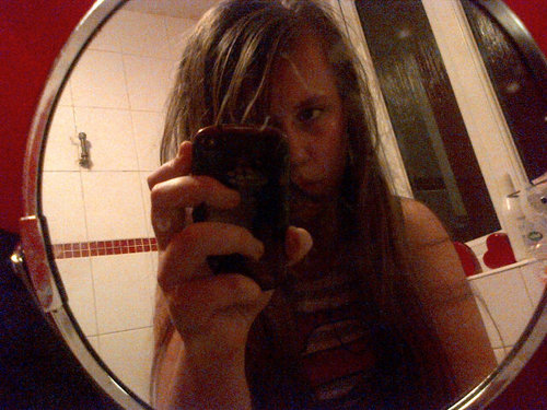 Am 12 years old and I live with my mum and sister @Youdsy59:) love @justinbieber forever I'm a big fan;)