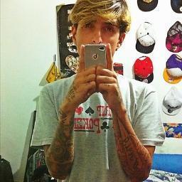 Nós nunca vamos te abandonar. Unico e Original - Oficial desde: 17/05/2010 ás 23:18. - Donas: @_karollinealm, @carolinameendes, @bialopess_ e @_keearaujov