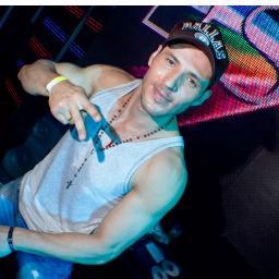 LeandroTorquat2's profile picture. A vida é uma musica.