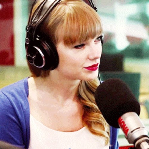 NashvilleGirl_'s profile picture. Not sure what to say except that I'm a singer and songwriter. Oh, and I'm intimidated by the fear of being average. {Single} {RP}