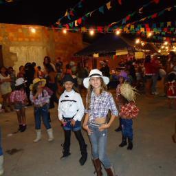 Lariss41's profile picture. Me apego muito fácil as coisas e as pessoas e isso as vezes não é bom.