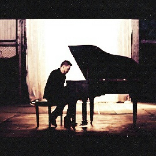 huge Belieber since 2010, LPsoldier since 2007 or 2008. 31 March 2013 - Justin's perfect concert! Videogames fan especially Nintendo