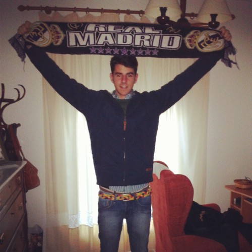Estudiante de 1° de Bachillerato, MADRIDISTA y ESPAÑOL . Apasionado a la Semana Santa. AMNPJN