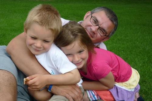 Veterinary Surgeon with A30Referrals at Penmellyn Vet Group. Lizzy's husband, Kate and Phil's daddy, loves camping, cooking, drawing, writing and learning.