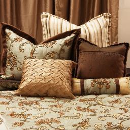 Elise Linen Co. offer decadent home products that reflect the style and diversity of Southern California.