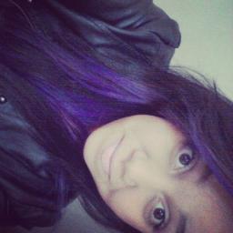 Ela não quer ser só mais uma mina , seu coração não é tapete pra um cara vir e pisar em cima  ♪