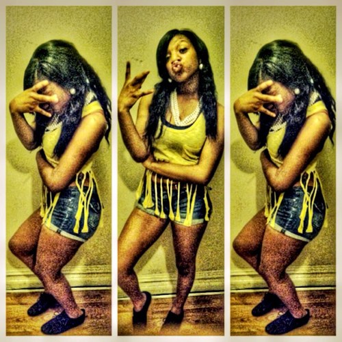 NO Need For A BIO :) Follow ME ^.^ Im Cool Asf , Prettyyy , Singlee & Im Dat Niggaaaaa ^_^ 3