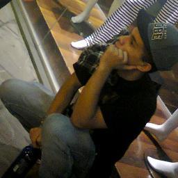 Ser solteiro é mais gostoso,tem festa toda hora e quem vier pra mim é pouco..(8'