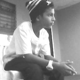 |13|♥ Hola Soy Yo,¿Biografía? Aun no estoy muerto♣, me gusta la música ♫,soy hombre♂ ¿Mi Razón de felicidad? Mis amigos♥