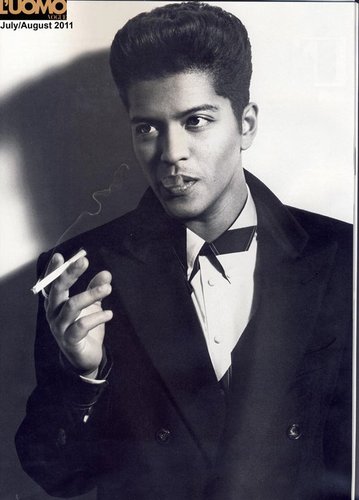 #Hooligan  just tweet about Bruno Mars thats all i do #TeamFollowMe #TeamFollowBack only if ur a HOOLIGAN somewhere in Colorado
