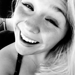 I´m a funny girl. Like to make jokes to my friends. Love to laught! Life is better if you smile! I don´t eat animals.