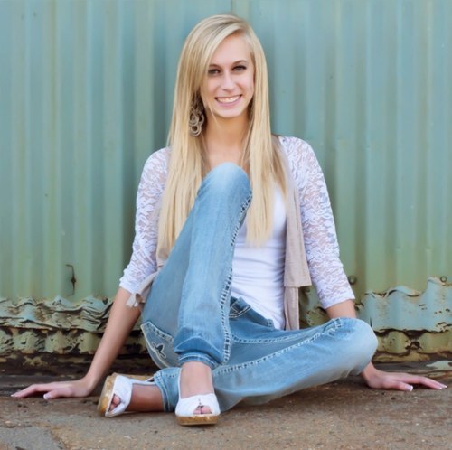 keviniv73's profile picture. Aleyna Uzun,13 yaşındayım,İstanbul avcılarda oturuyorum,Fenerbahçeliyim,Cristian'a aşığım.
 
 15EKİMPAZARTESİ.