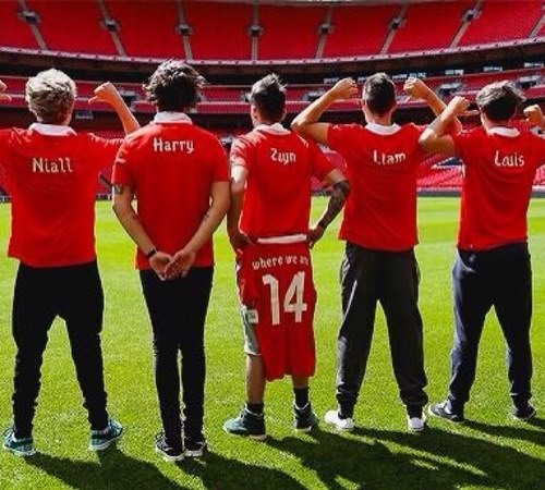 In love with the 5 most amazing people on Earth. Going to see the boys in 2013! If you follow We love you! ~MissS and ~MissH
