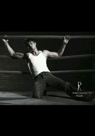 This account is dedicated to fans of SRK,king of bollywood and we are going to follow every SRK fan