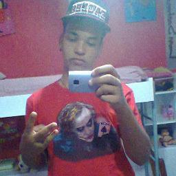 Foi tudo tao diferente , agente se conheçeu ficamos amigos e rolo na mesma hora um clima 3333 
te gosto e te amo no mesmo tempo , @bian_quinhaa aqui