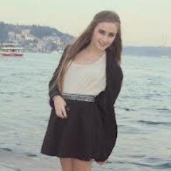 EceeErgunn's profile picture. Deli dolu biriyim ayrıca O'nu da çok çok severim :)) Bir de Demi Lovato hayranıyımm :* 
Takip edeni takip ederim. 
Hepinizi seviyorum :)