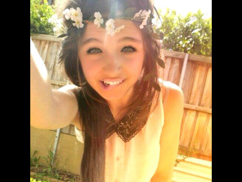 (O,O)....\(^^)/....*__*....(••)