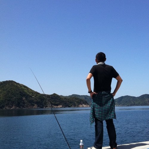 三姉妹の父親です。ダイエットしています。