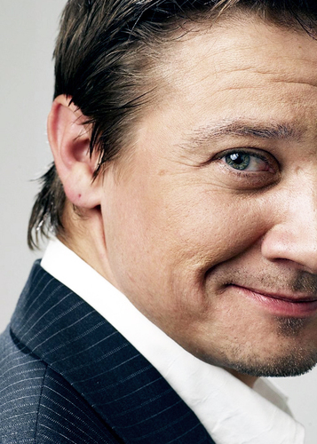Fan account for the amazing and badass actor that is Jeremy Renner. Oh and an appreciation account for his arse!