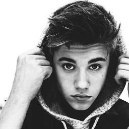 Justin is my idol. Boy Belieber Forever ♥ / Profite de la vie pendant qu'il est encore temps.
