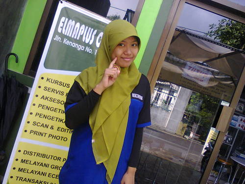 sUKa BikiN tEmeN di sEkiTAr aKu kEtawa..
nGgAK pEngeN Bkin Tmn SEdIH.,
pOKok Nya.. aKu PeNGen bUAT tMN sEnenG waLaupUn aKU hRus TeRSAKiTi!!!