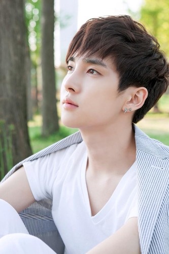 แอคหลัก @KMJM0NKEY