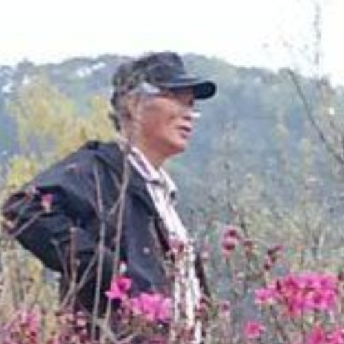 정권교체로 이명박근혜를 감방에 보냈지만 재벌개혁, 언론개혁은 커녕 정치개혁 조차 못하고 종교개혁은 꿈도 꾸지 못하고 있다.
새로운 적폐가 되어버린 문재인은 박근혜가 감방에 남겨두고 온 잔여 형기를 채우게 하자.
꼭 정권교체를 이루어 진정한 민주국가를 만들어 봅시다.