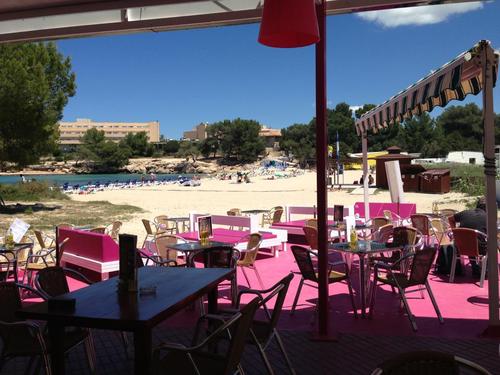 Bull Bar Beach Restaurant
Situated in the beautiful bay of Port es torrent serving good quality beach snacks!

Ibiza