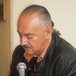 arquitecto por la UAEMex, trabaja en el Ayuntamiento de Toluca, me gusta la fotografia, el diseño y la poesia.