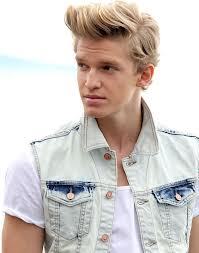 I LOVE YOU @CodySimpson . #PrettyBrownEyes. Cody followed 37 min after i made this account ♥