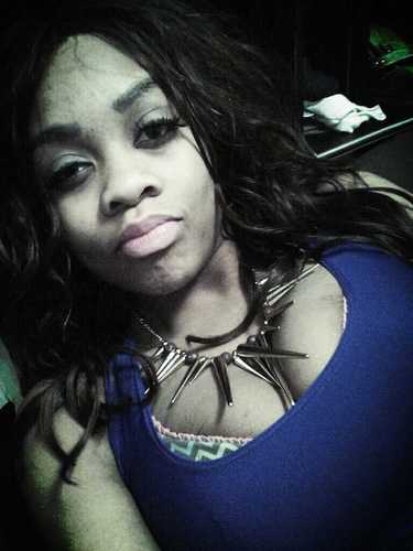 single and beautiful. love to be around people who motivates me and be positive. anythings possible ;)