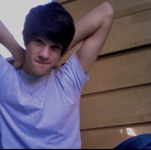 I hate me..I am so not worth anything...
Taken.