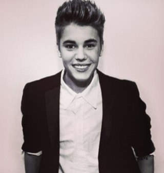 @justinbieber follow me !!
