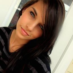 Laura 16 ans - #DubstepFan Wild & free #TeamCelibataire #LittleMonster #MusicAddict