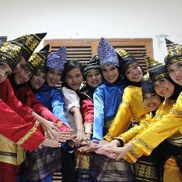 UKFosmi's profile picture. account resmi Unit Kesenian Forum Silaturrahmi Mahasiswa Minang UPI-Bandung.
tempat berbagi cerita dan berbagi event kesenian minang.