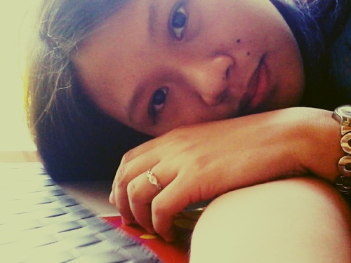 six days of work one day off. love to be at home and on twitter always love @JessicaESanchez #Blujay ;-)